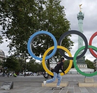 Paris Olympics:  A Call for Fearless Play 🏒🏆