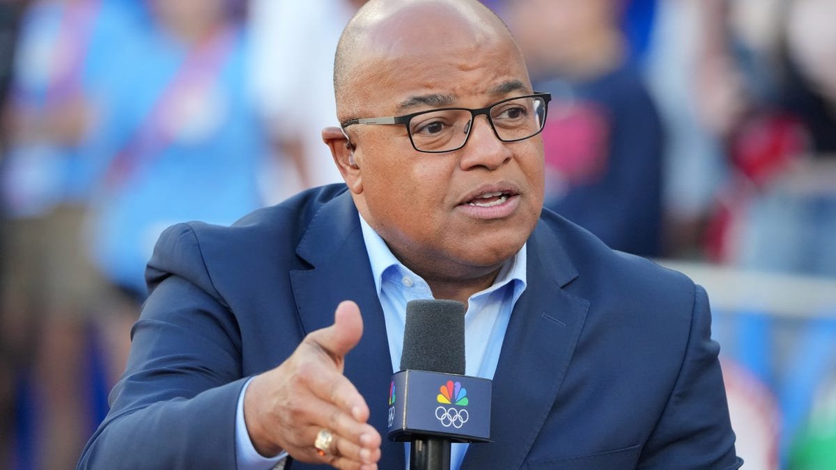 Olympics mike tirico the maestro of the olympics 2024 07 22 18 39 43